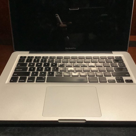 Macbook Pro 13" 2.4 core (Dent Screen/Hinge) - Picture 3 of 10